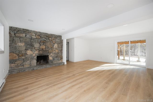 1628 E Noxon Road, Lagrangeville, NY 12540