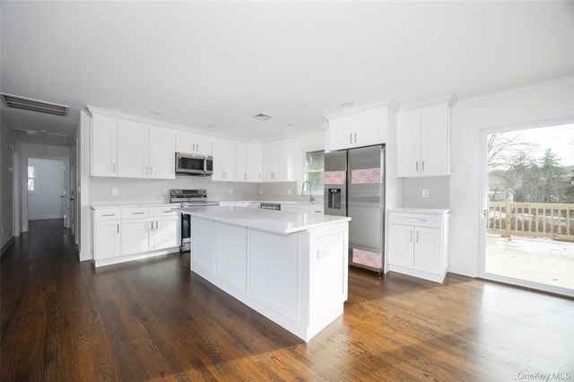 1628 E Noxon Road, Lagrangeville, NY 12540