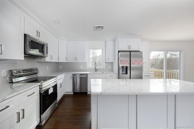 1628 E Noxon Road, Lagrangeville, NY 12540