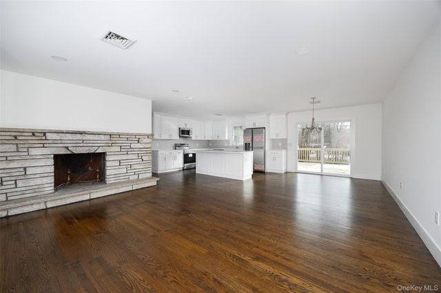 1628 E Noxon Road, Lagrangeville, NY 12540