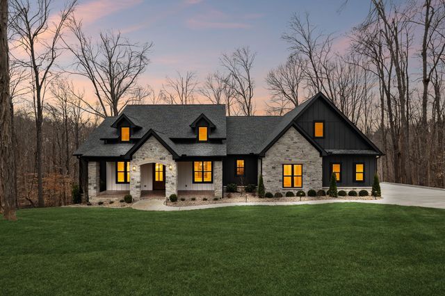 8678 Poplar Creek Rd, Nashville, TN 37221