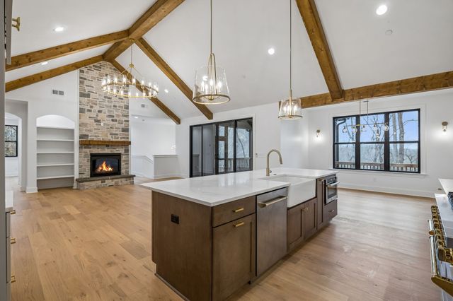 8678 Poplar Creek Rd, Nashville, TN 37221