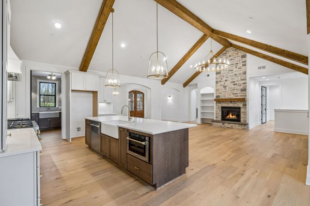 8678 Poplar Creek Rd, Nashville, TN 37221