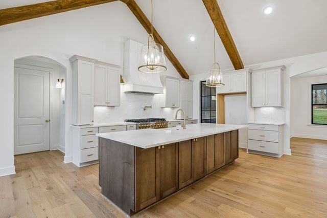 8678 Poplar Creek Rd, Nashville, TN 37221