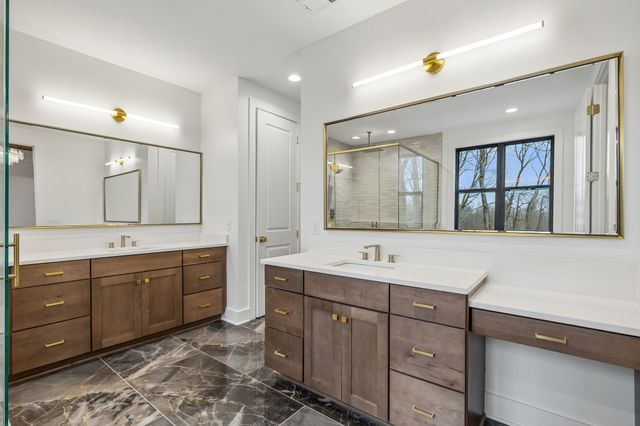 8678 Poplar Creek Rd, Nashville, TN 37221