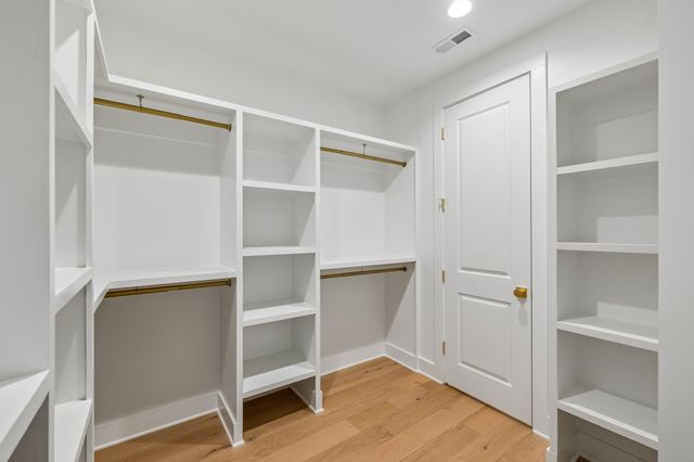 8678 Poplar Creek Rd, Nashville, TN 37221