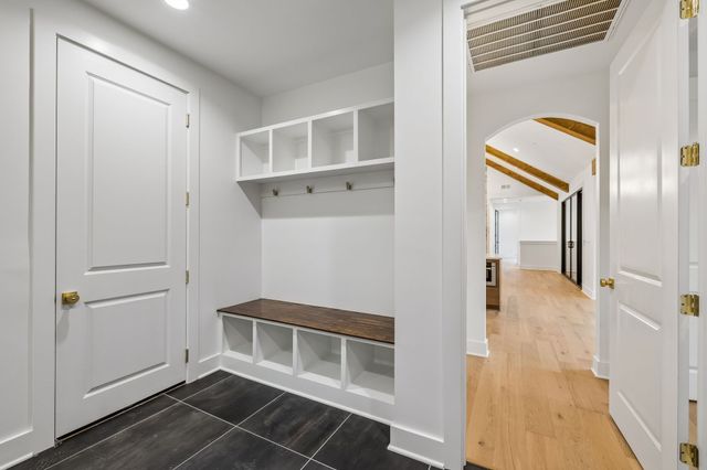 8678 Poplar Creek Rd, Nashville, TN 37221