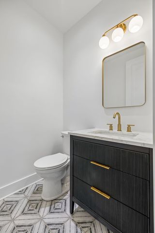 8678 Poplar Creek Rd, Nashville, TN 37221