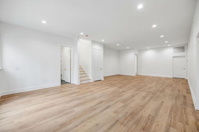 8678 Poplar Creek Rd, Nashville, TN 37221