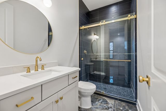 8678 Poplar Creek Rd, Nashville, TN 37221