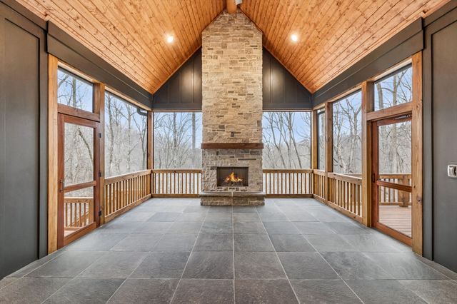 8678 Poplar Creek Rd, Nashville, TN 37221