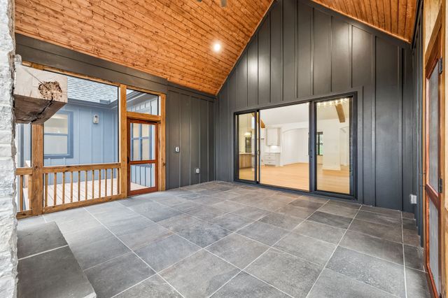 8678 Poplar Creek Rd, Nashville, TN 37221