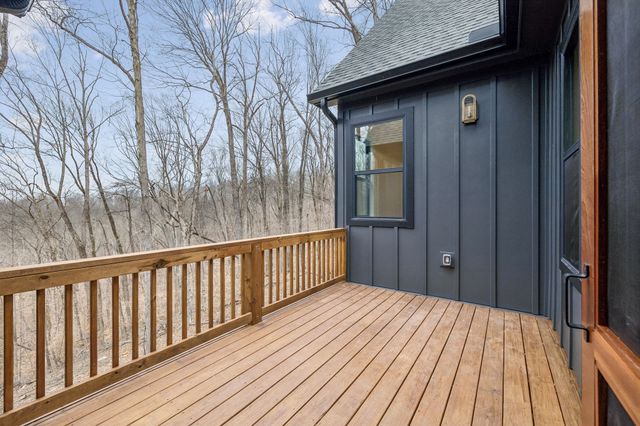 8678 Poplar Creek Rd, Nashville, TN 37221