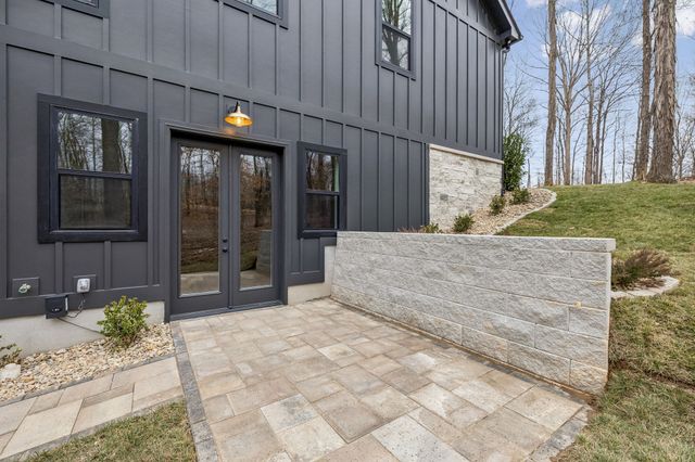 8678 Poplar Creek Rd, Nashville, TN 37221