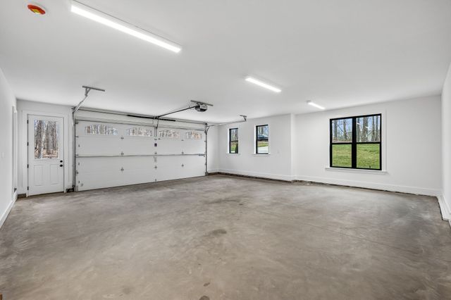 8678 Poplar Creek Rd, Nashville, TN 37221