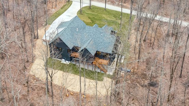 8678 Poplar Creek Rd, Nashville, TN 37221
