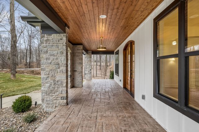 8678 Poplar Creek Rd, Nashville, TN 37221