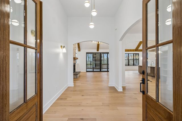 8678 Poplar Creek Rd, Nashville, TN 37221