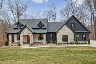 8678 Poplar Creek Rd, Nashville, TN 37221