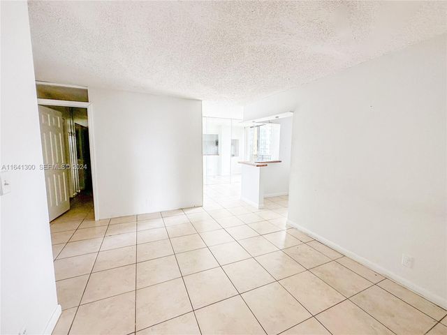 17021 N Bay Road 915, Sunny Isles Beach, FL 33160