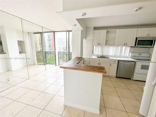 17021 N Bay Road 915, Sunny Isles Beach, FL 33160