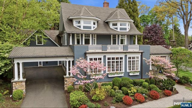 203 Heights Road, Ridgewood, NJ 07450