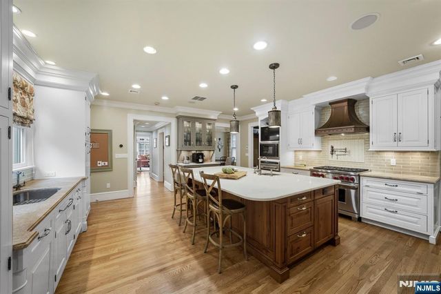 203 Heights Road, Ridgewood, NJ 07450