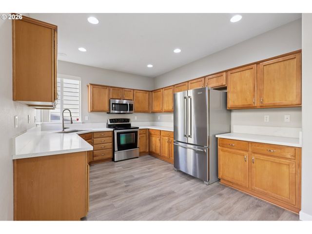 1649 Sw MIRANDA Pl, Troutdale, OR 97060