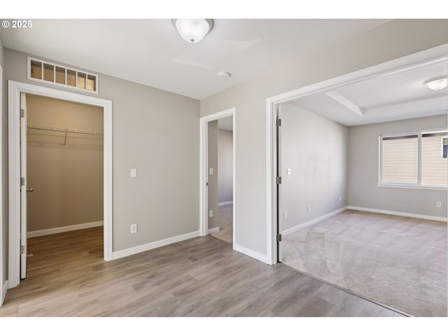 1649 Sw MIRANDA Pl, Troutdale, OR 97060