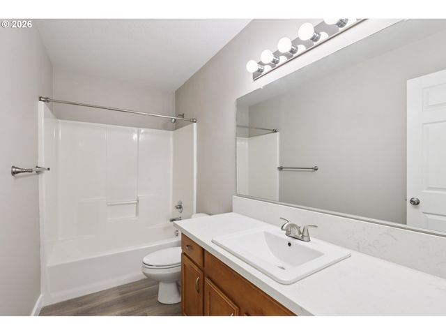 1649 Sw MIRANDA Pl, Troutdale, OR 97060