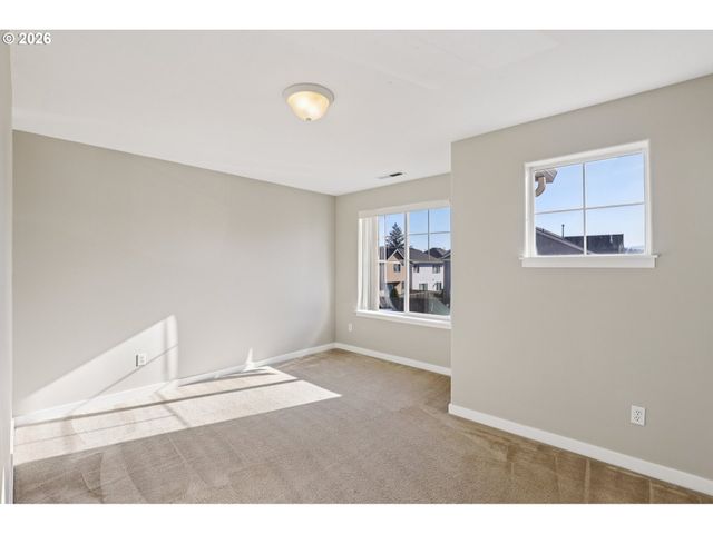 1649 Sw MIRANDA Pl, Troutdale, OR 97060