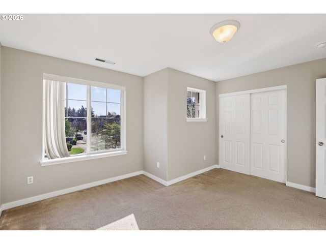 1649 Sw MIRANDA Pl, Troutdale, OR 97060