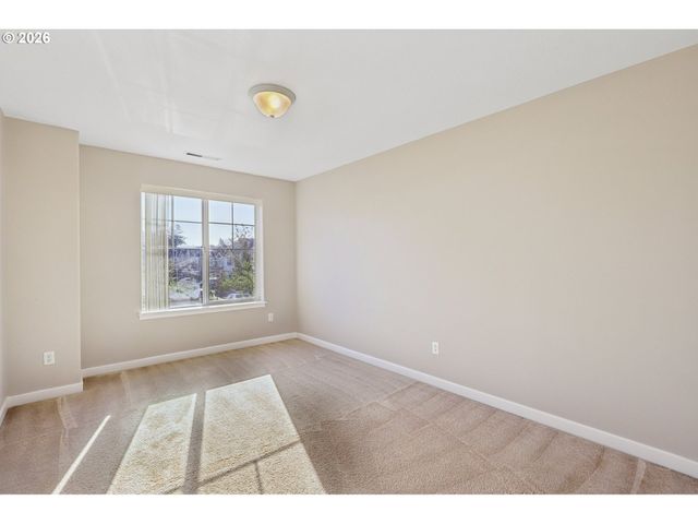 1649 Sw MIRANDA Pl, Troutdale, OR 97060