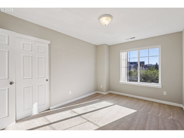 1649 Sw MIRANDA Pl, Troutdale, OR 97060