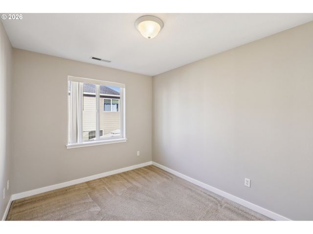 1649 Sw MIRANDA Pl, Troutdale, OR 97060