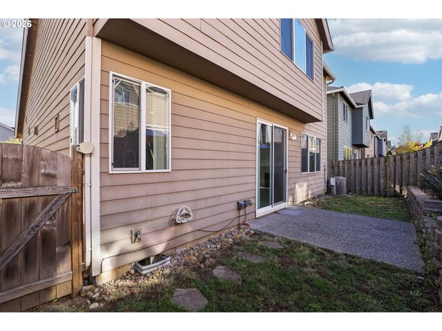 1649 Sw MIRANDA Pl, Troutdale, OR 97060