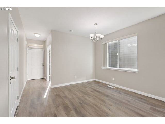 1649 Sw MIRANDA Pl, Troutdale, OR 97060