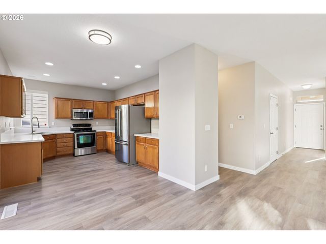 1649 Sw MIRANDA Pl, Troutdale, OR 97060