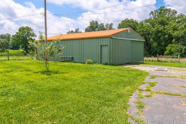 6195 Vilas Road, Spencer, IN 47460