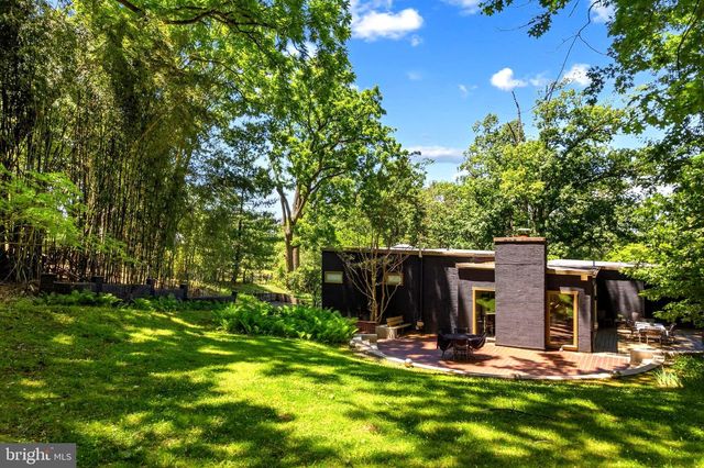 104 E BELLS MILL RD, Philadelphia, PA 19118