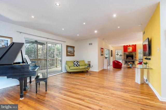 104 E BELLS MILL RD, Philadelphia, PA 19118