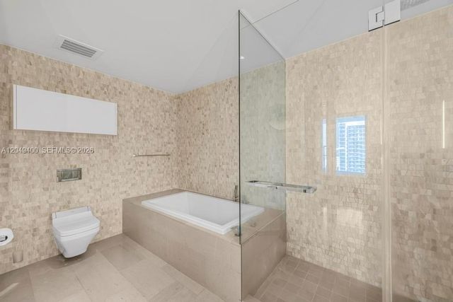 68 SE 6th Street 1710, Miami, FL 33131