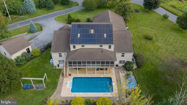1400 MENTZER RD, Lancaster, PA 17602
