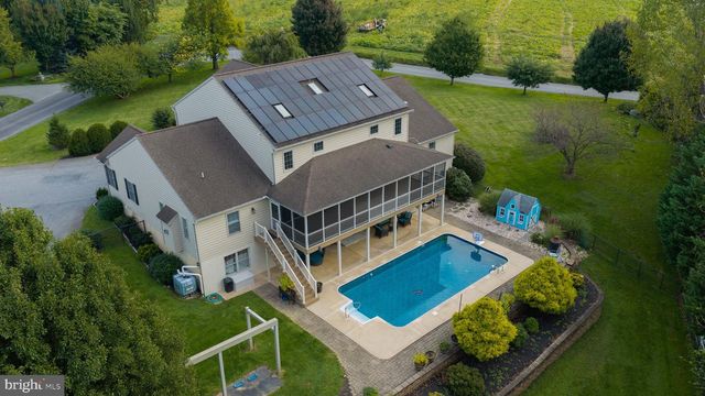 1400 MENTZER RD, Lancaster, PA 17602