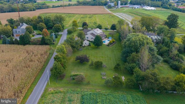 1400 MENTZER RD, Lancaster, PA 17602