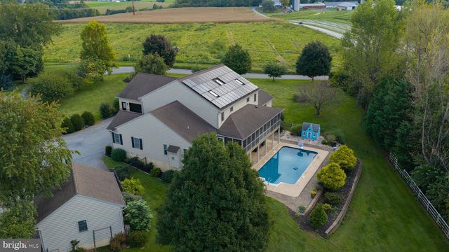 1400 MENTZER RD, Lancaster, PA 17602