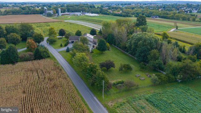 1400 MENTZER RD, Lancaster, PA 17602