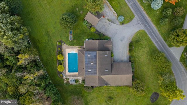 1400 MENTZER RD, Lancaster, PA 17602