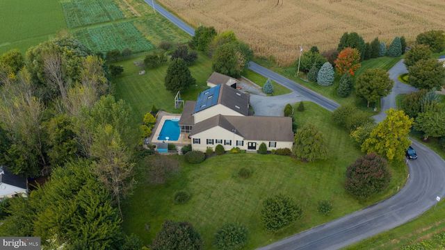 1400 MENTZER RD, Lancaster, PA 17602