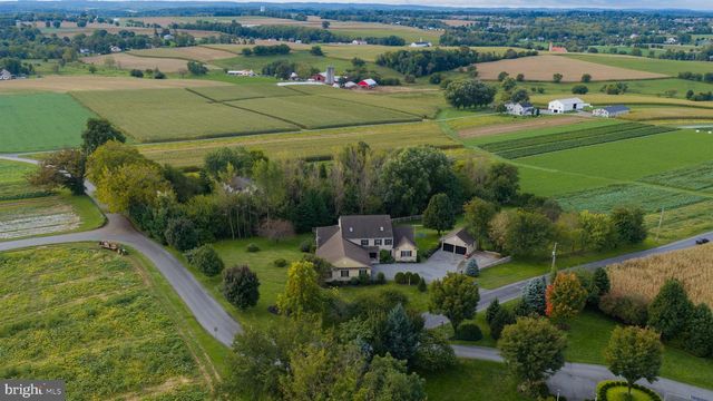 1400 MENTZER RD, Lancaster, PA 17602